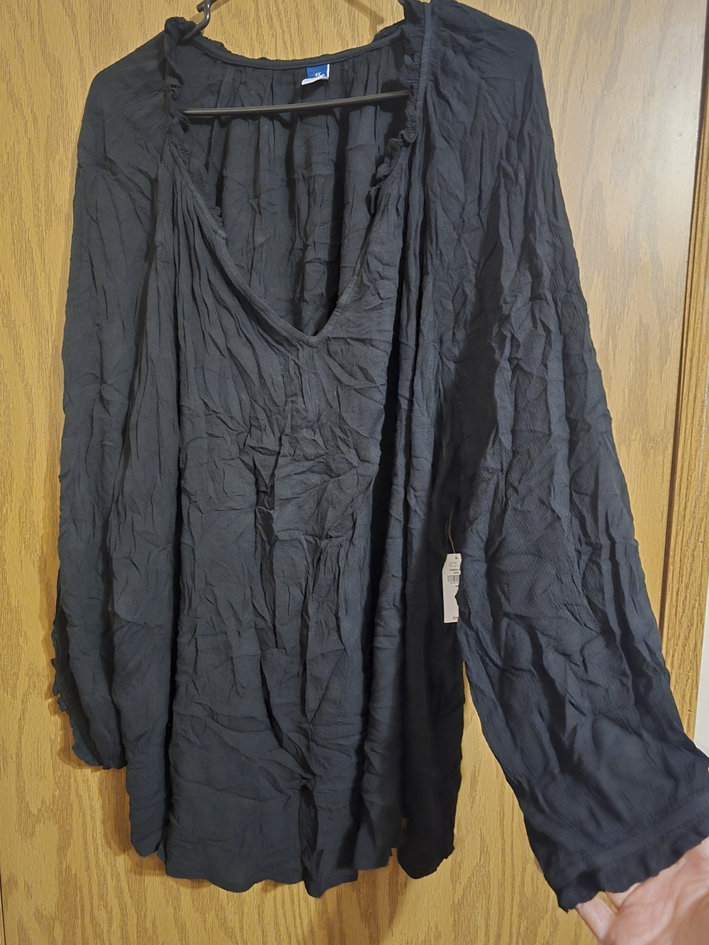 Old Navy Black V-Neck Long Sleeve Peasant Top